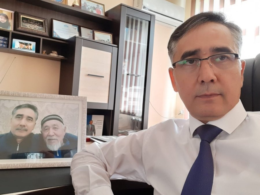 «АРДАҚТЫ ӘКЕ» ДЕГЕН МАРАПАТ ТАҒАЙЫНДАУ КЕРЕК – ЕРКЕН БОСТАНБЕКҰЛЫ